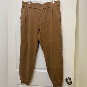 Loft | High Rise Jogger. Size Large. Camel/Tan